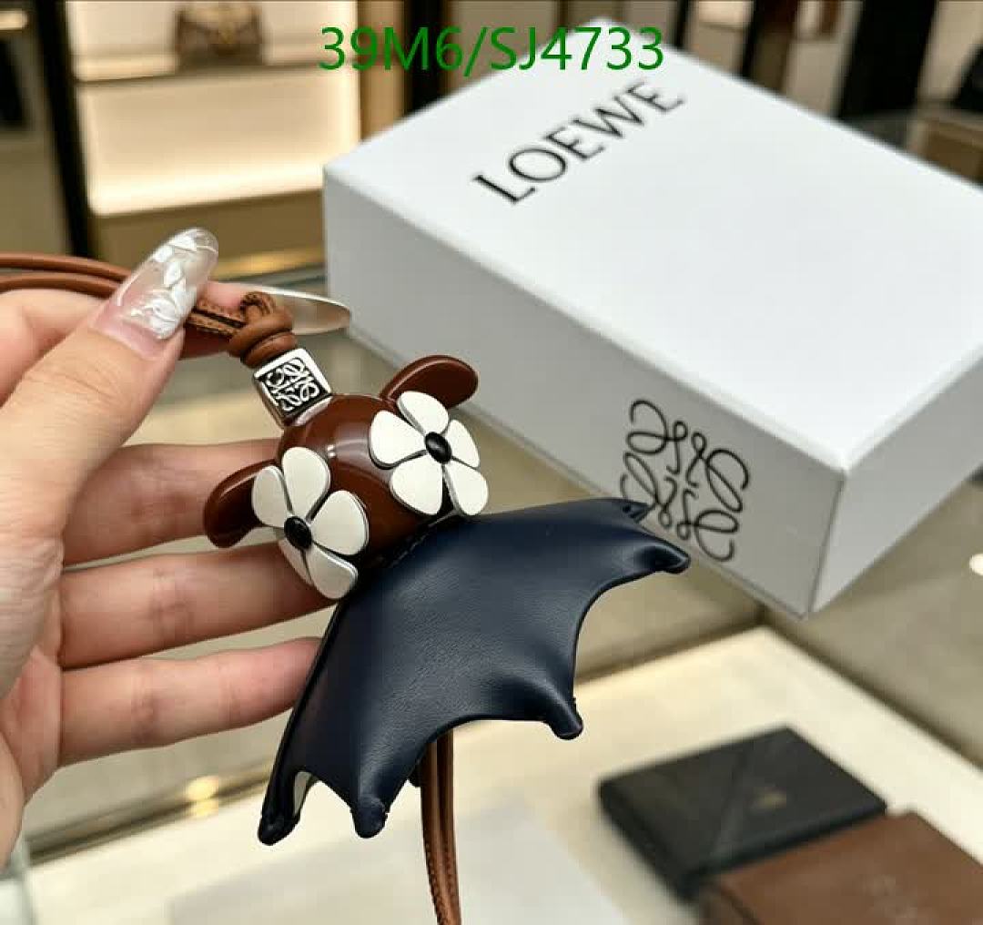 Loewe-Key pendant Code: SJ4733 $: 39USD