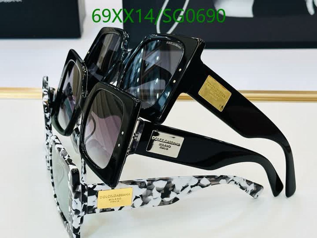 D&G-Glasses Code: SG0690 $: 69USD