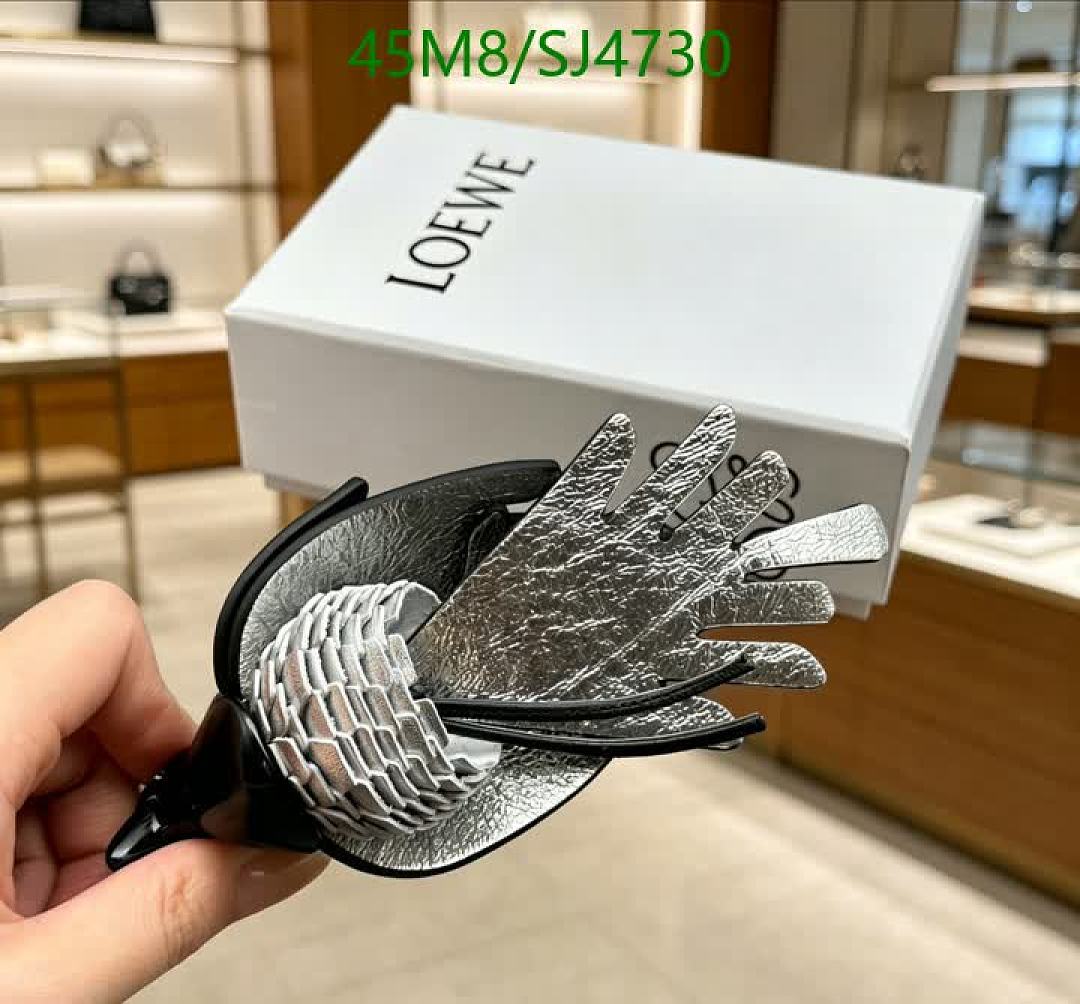 Loewe-Key pendant Code: SJ4730 $: 45USD