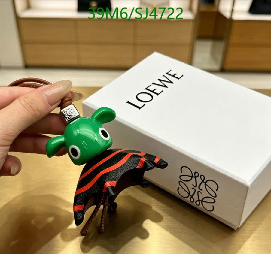 Loewe-Key pendant Code: SJ4722 $: 39USD