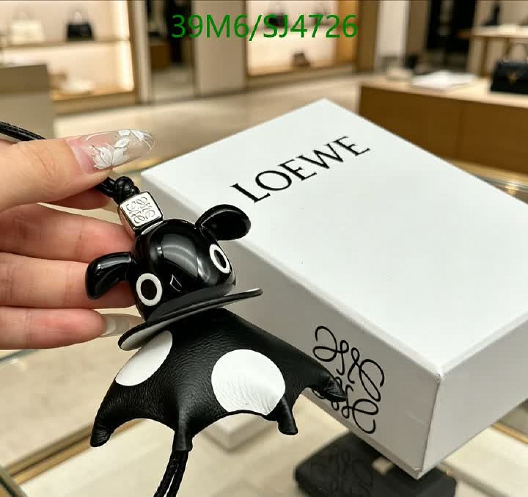 Loewe-Key pendant Code: SJ4726 $: 39USD