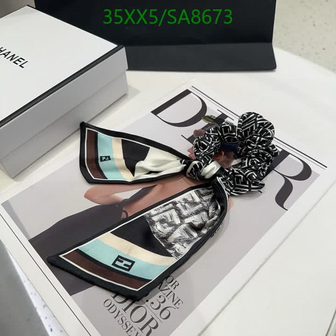 Fendi-Headband Code: SA8673 $: 35USD