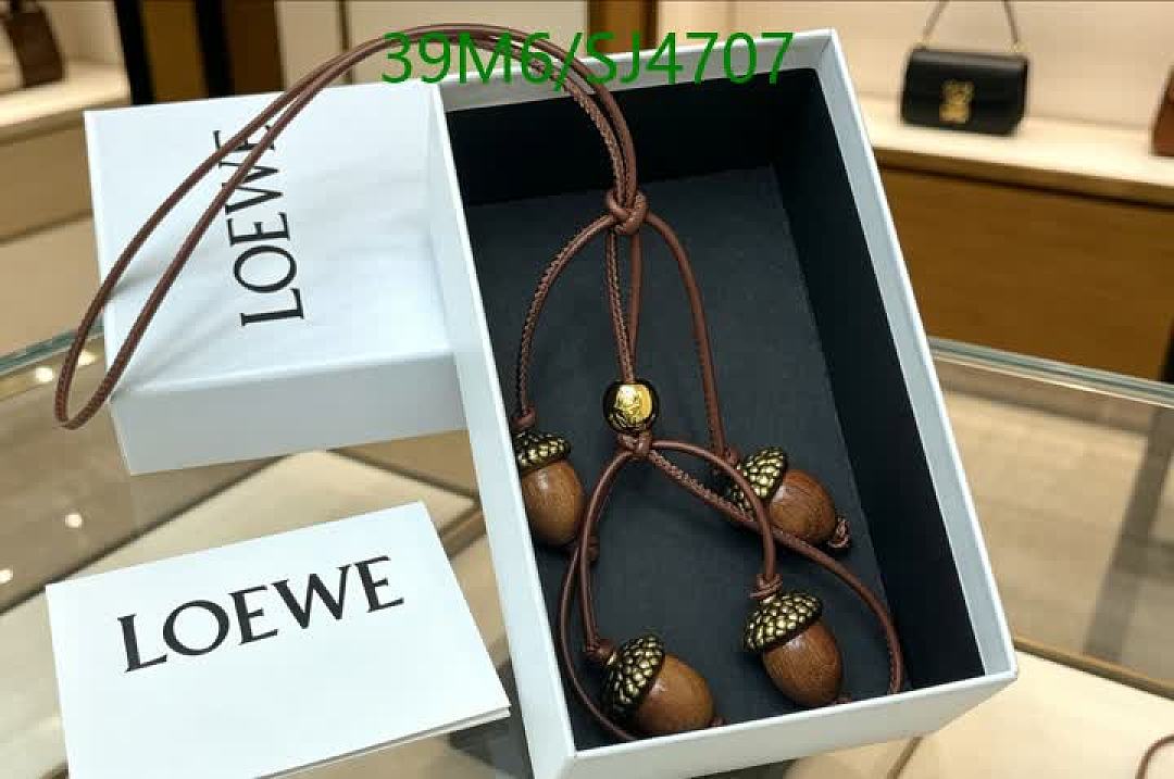 Loewe-Key pendant Code: SJ4707 $: 39USD