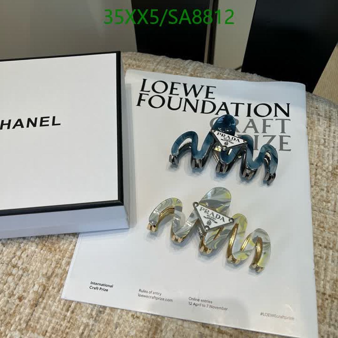 Prada-Headband Code: SA8812 $: 35USD