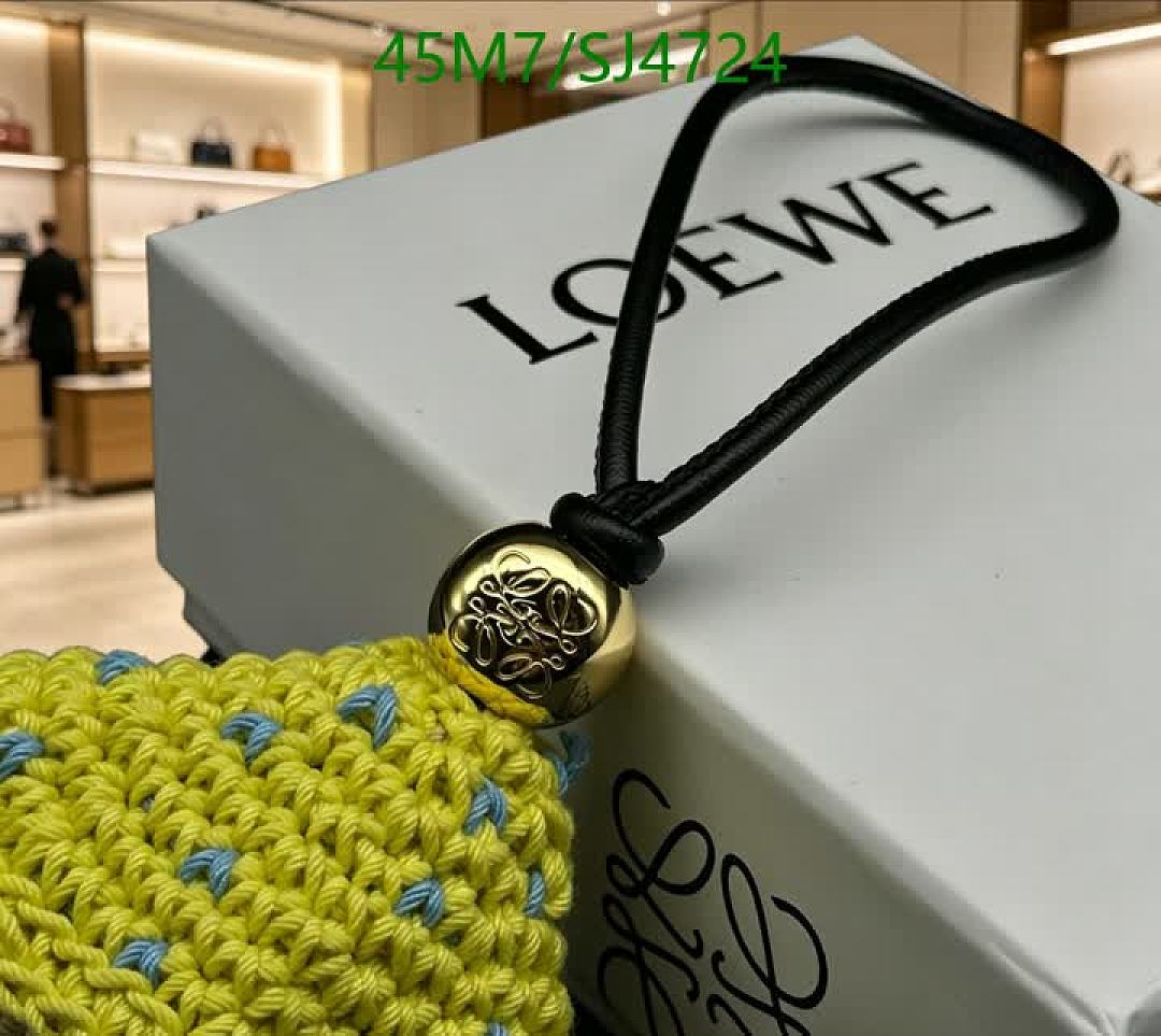 Loewe-Key pendant Code: SJ4724 $: 45USD