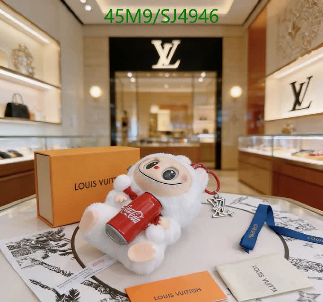 LV-Key pendant Code: SJ4946 $: 45USD