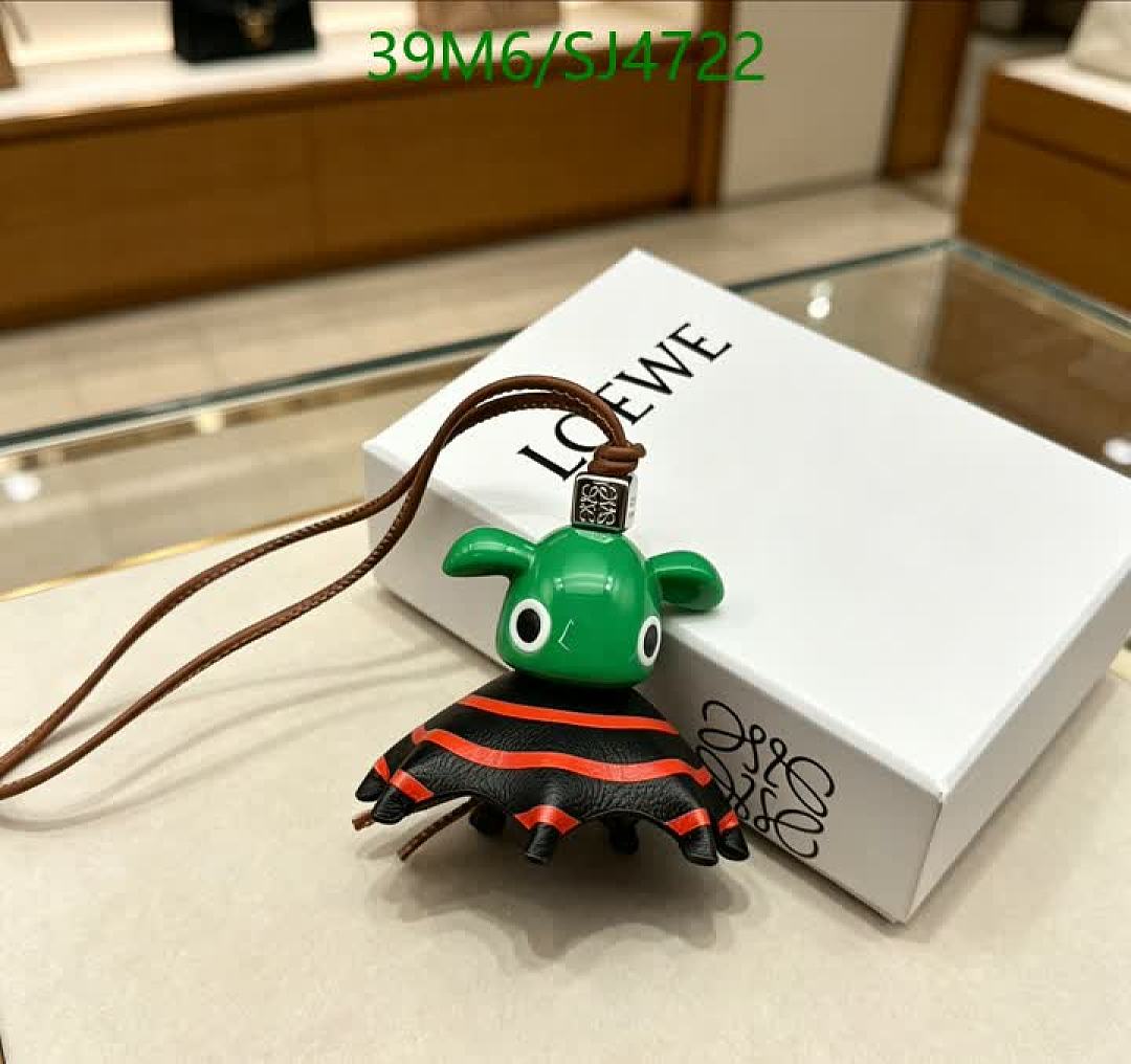 Loewe-Key pendant Code: SJ4722 $: 39USD