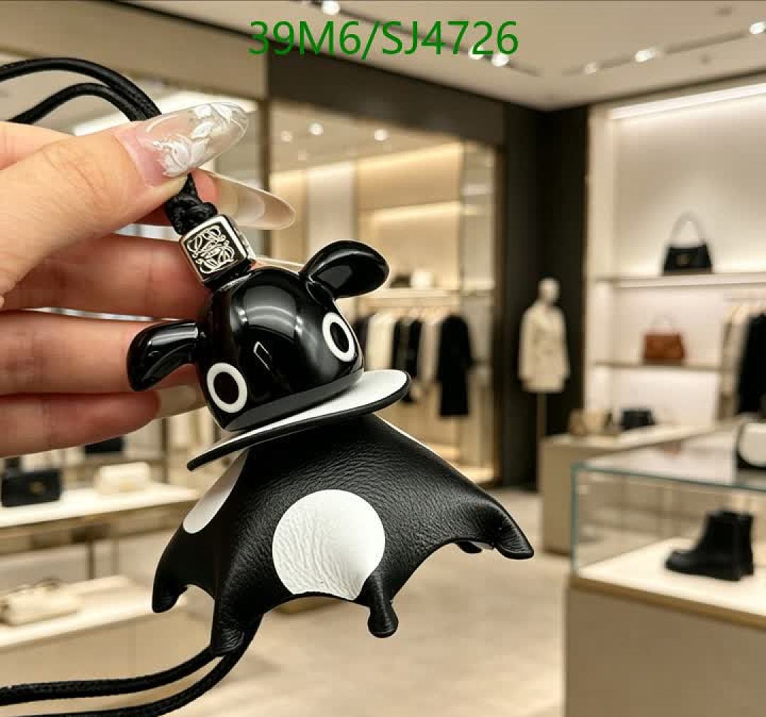 Loewe-Key pendant Code: SJ4726 $: 39USD