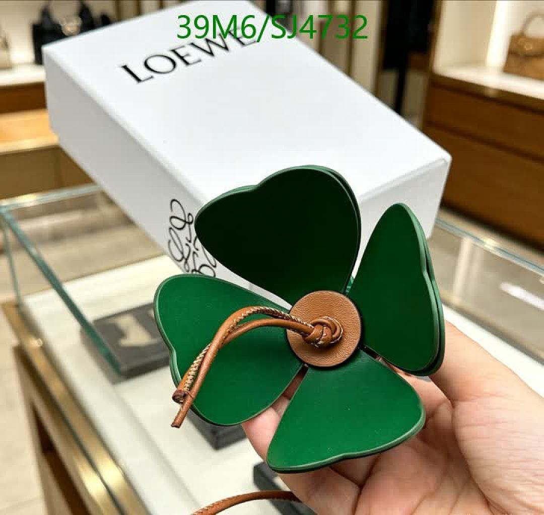 Loewe-Key pendant Code: SJ4732 $: 39USD
