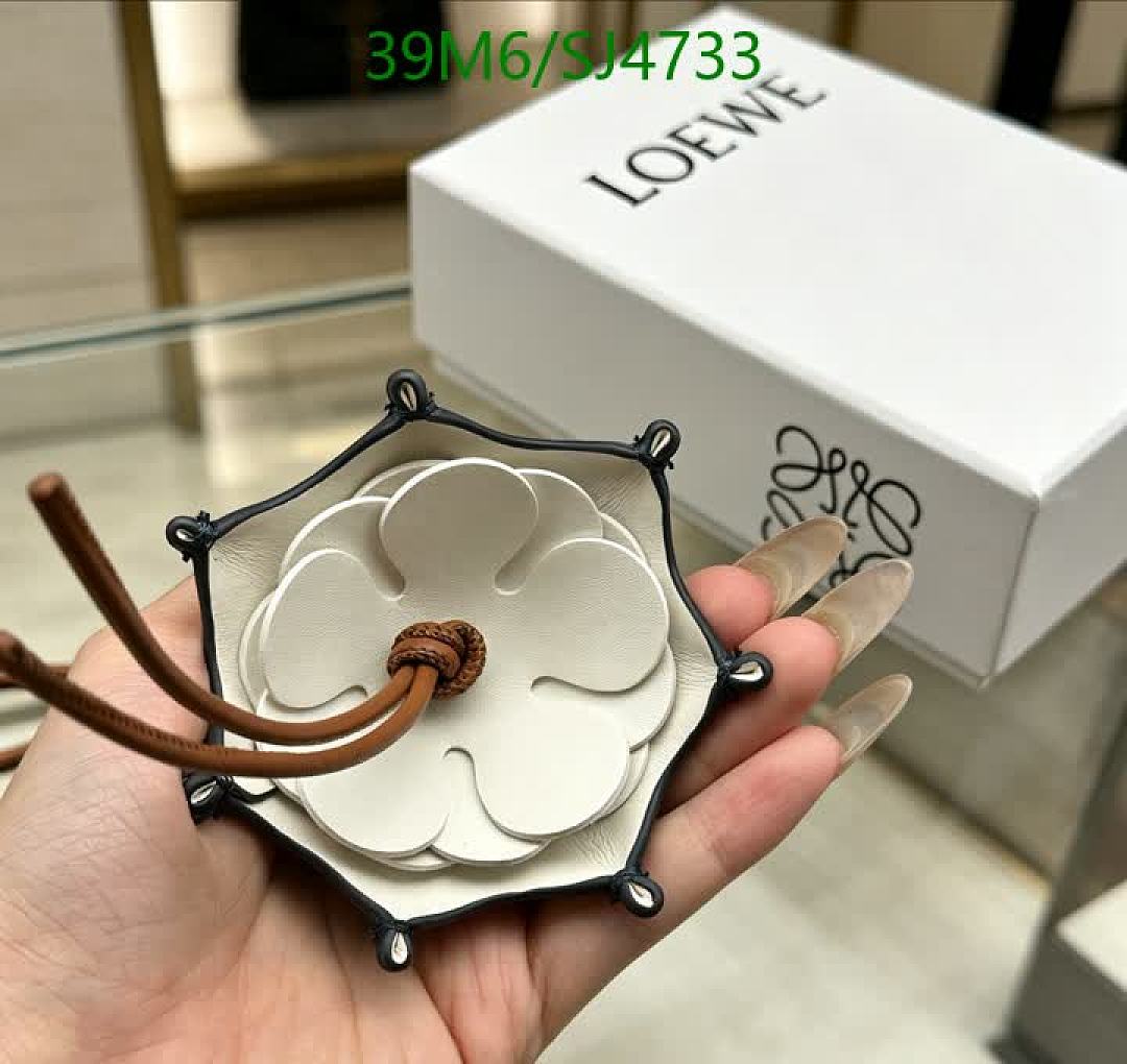 Loewe-Key pendant Code: SJ4733 $: 39USD