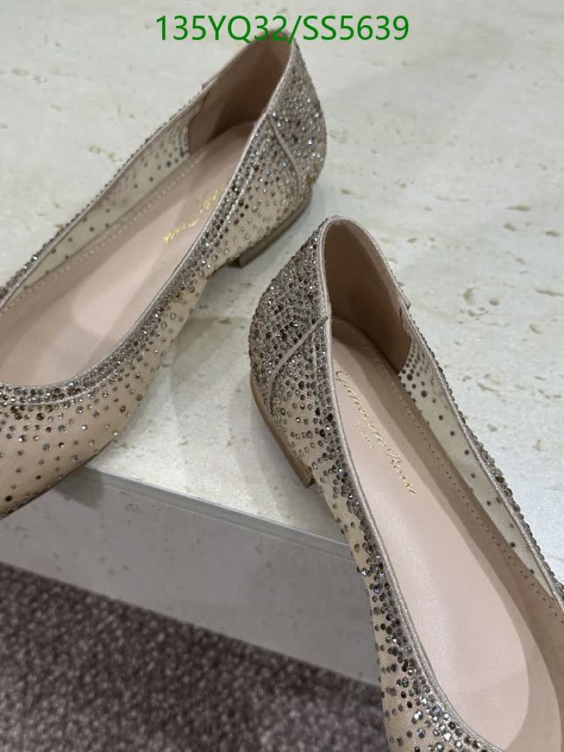 Gianvito Rossi-Women Shoes Code: SS5639 $: 135USD