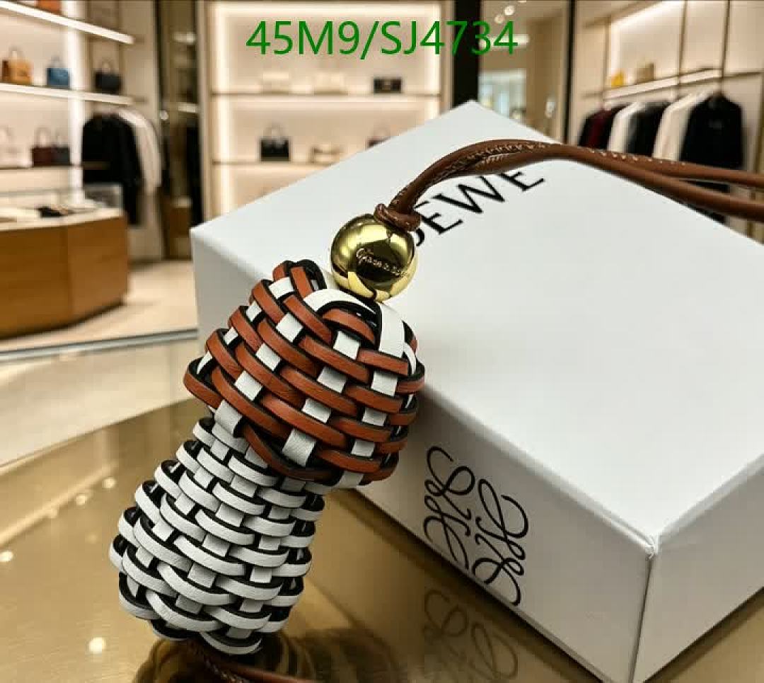 Loewe-Key pendant Code: SJ4734 $: 45USD