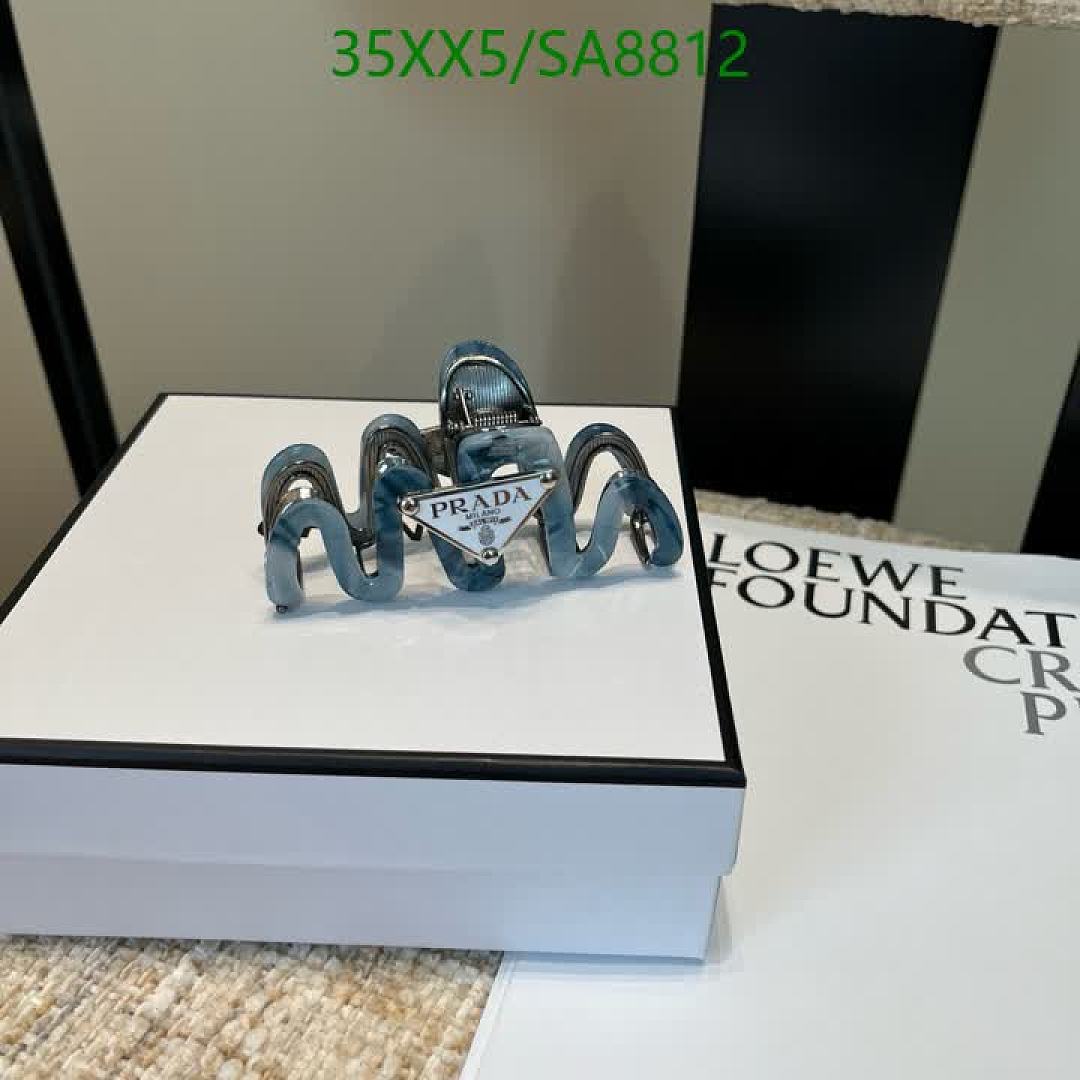 Prada-Headband Code: SA8812 $: 35USD