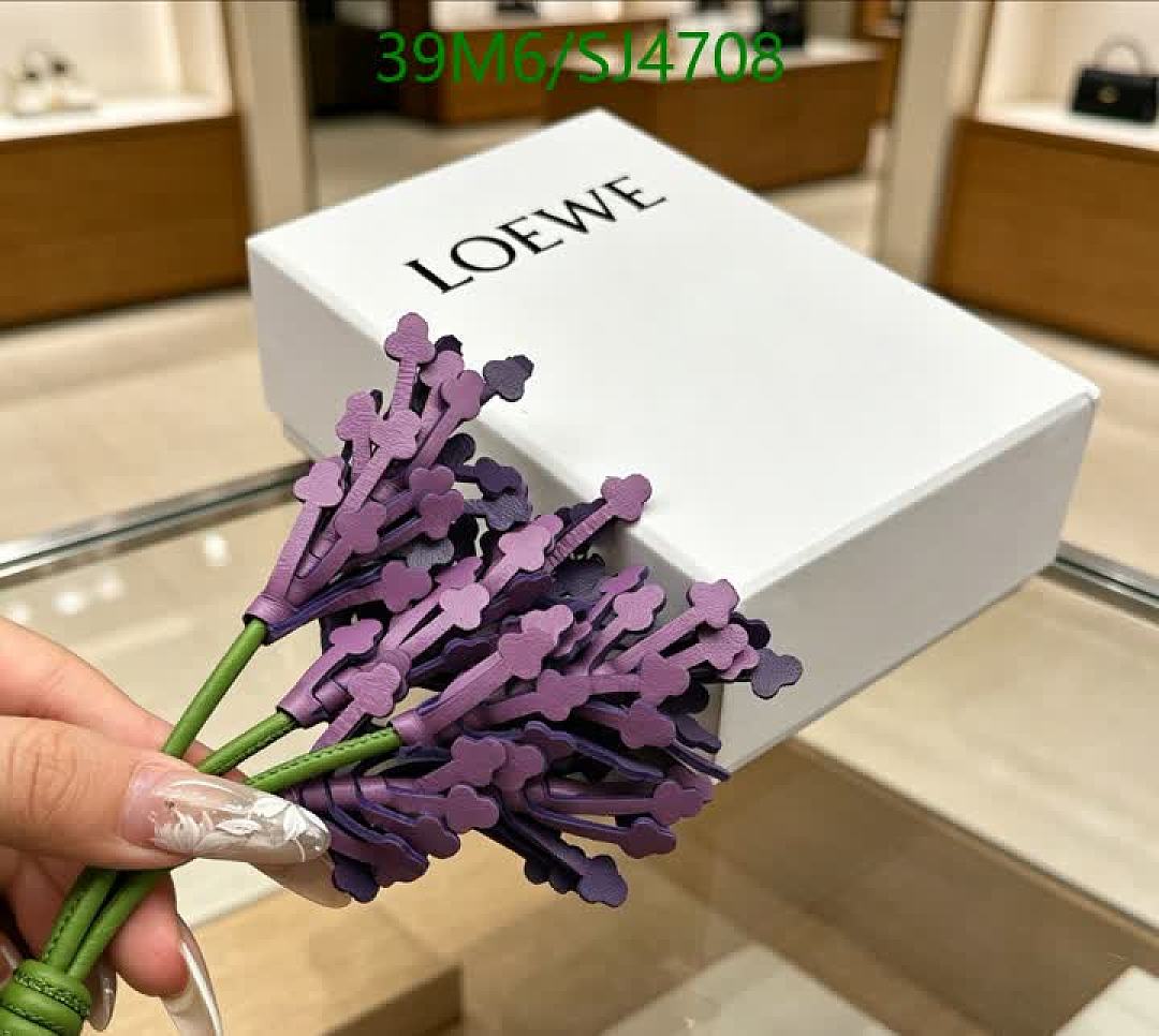 Loewe-Key pendant Code: SJ4708 $: 39USD