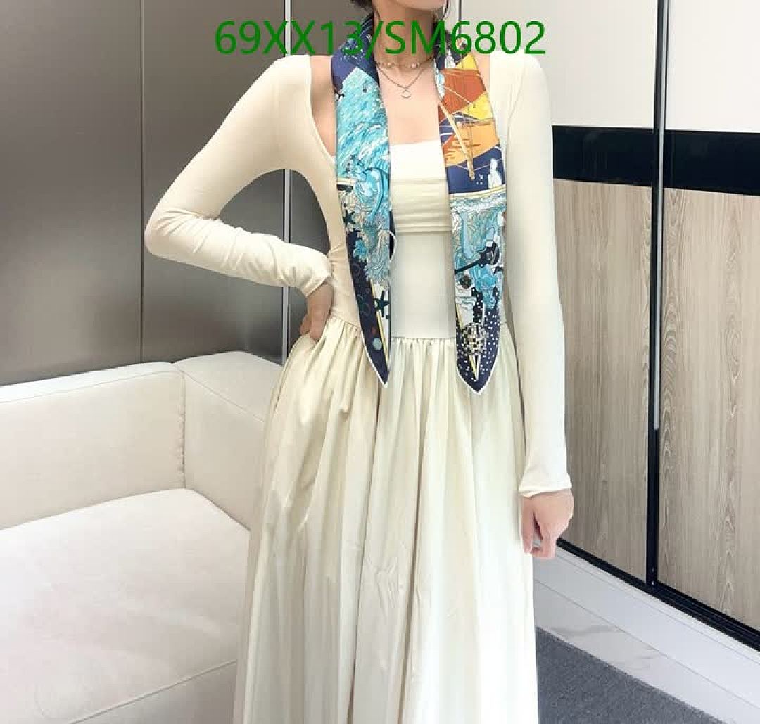 Hermes-Scarf Code: SM6802 $: 69USD