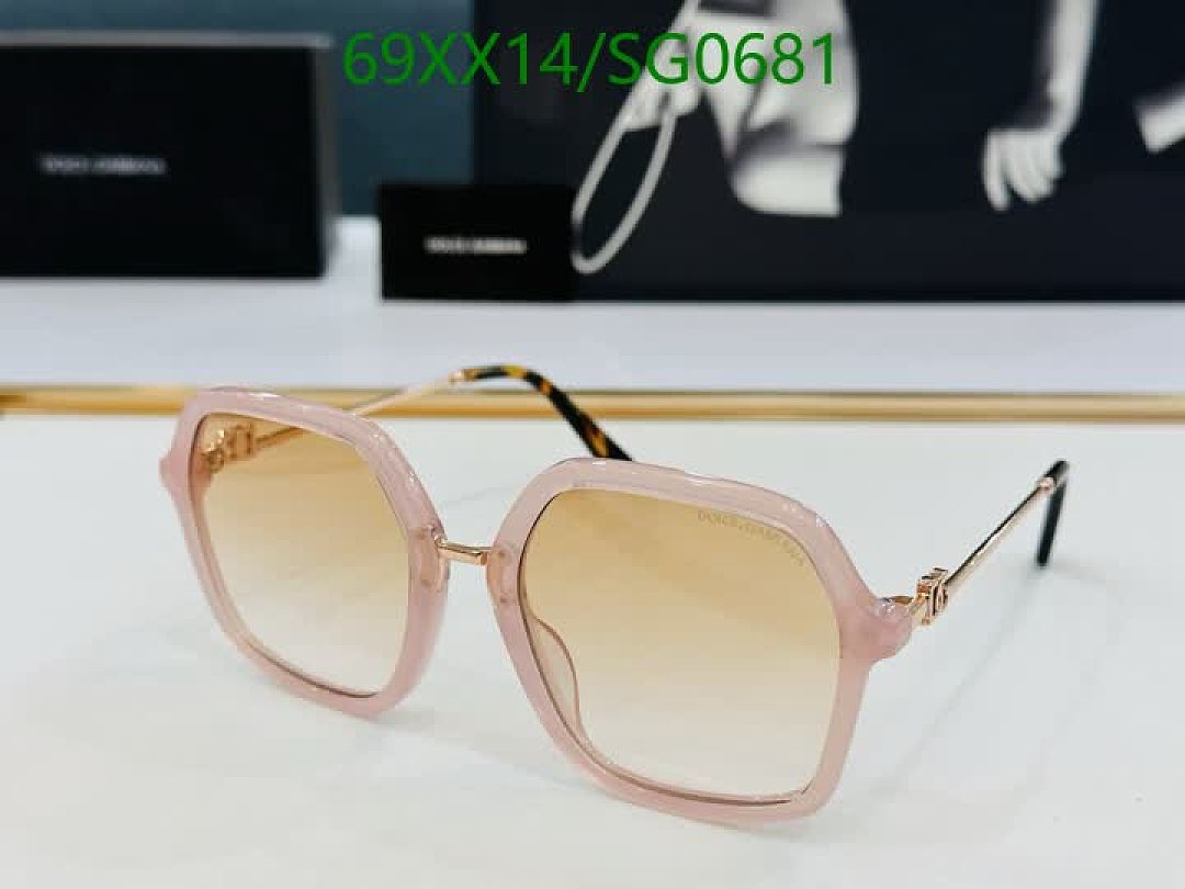 D&G-Glasses Code: SG0681 $: 69USD