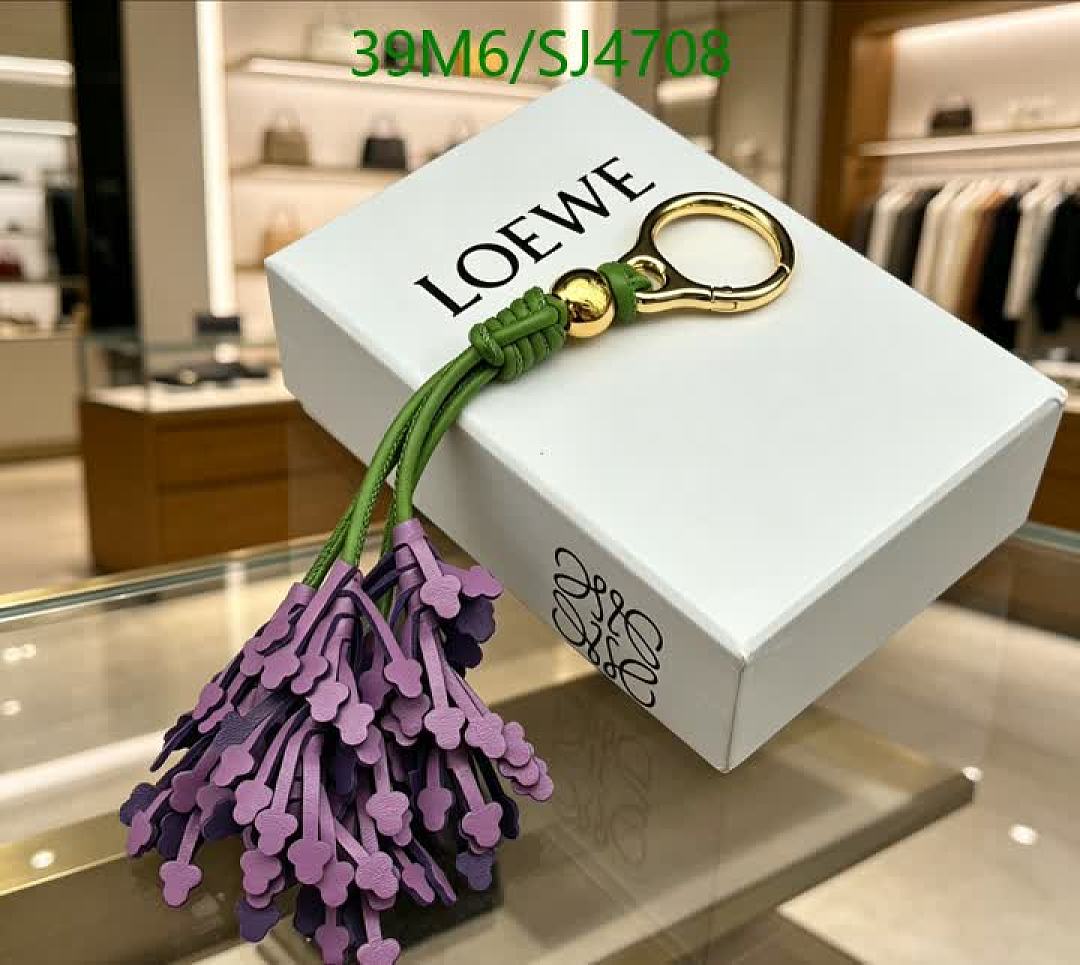Loewe-Key pendant Code: SJ4708 $: 39USD
