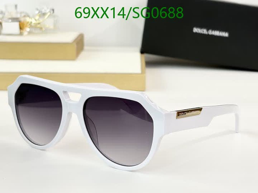 D&G-Glasses Code: SG0688 $: 69USD