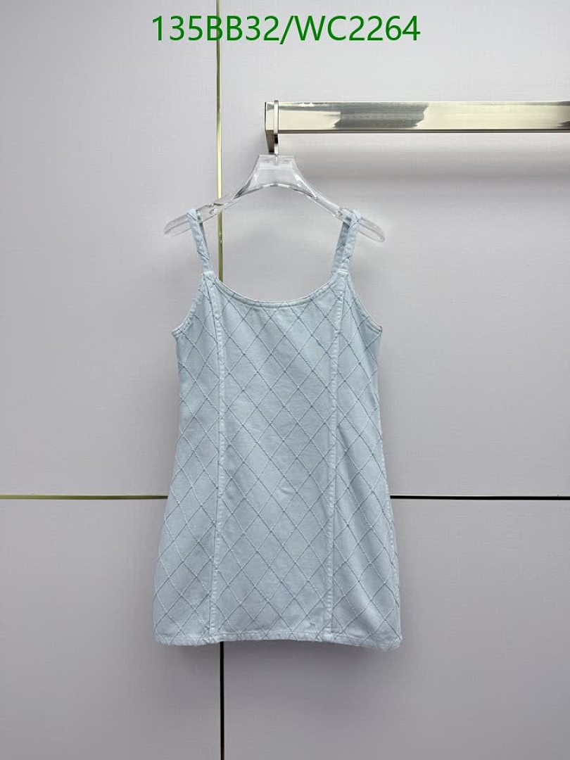 Chanel-Clothing Code: WC2264 $: 135USD