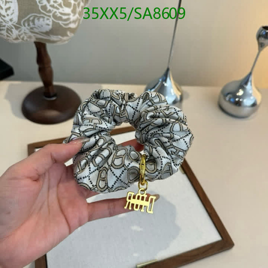 Dior-Headband Code: SA8609 $: 35USD