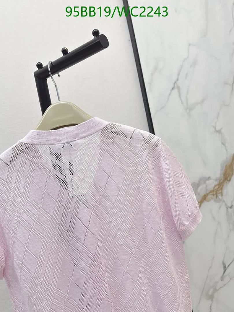 Burberry-Clothing Code: WC2243 $: 95USD