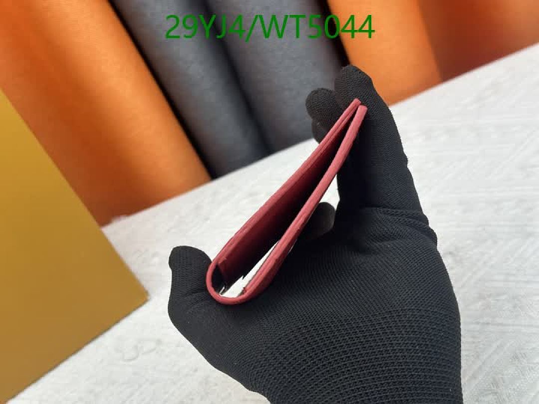 LV-Wallet-4A Quality Code: WT5044 $: 29USD