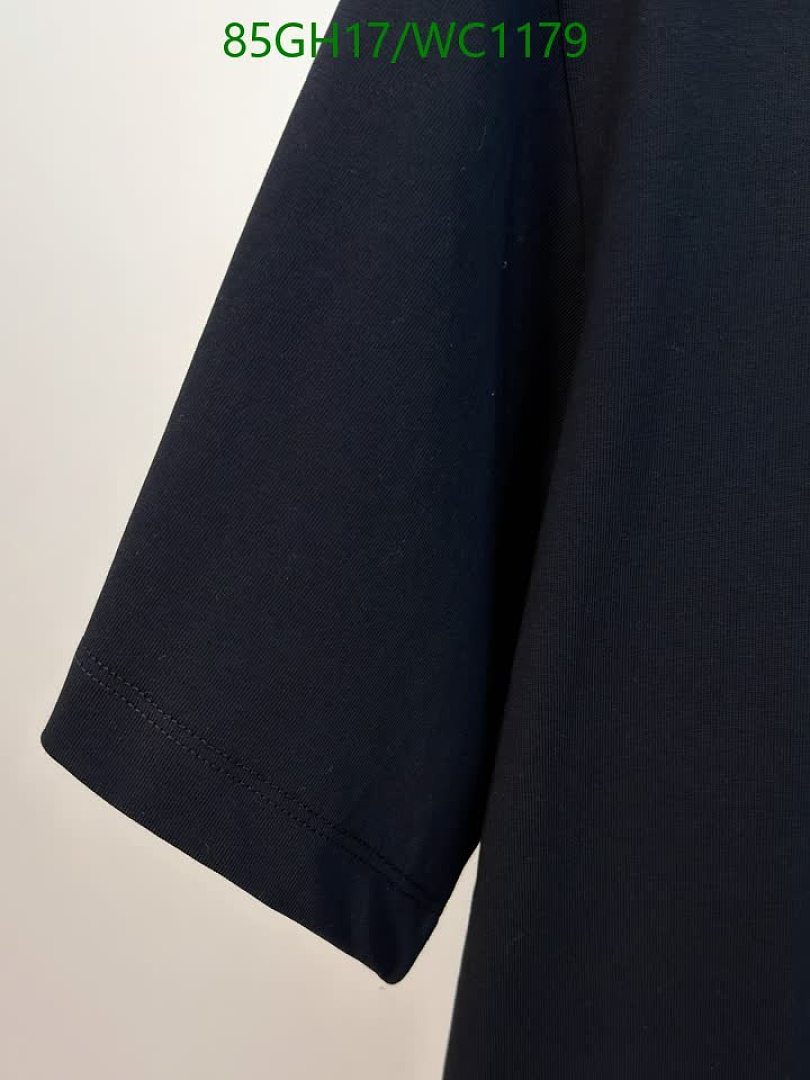 Burberry-Clothing Code: WC1179 $: 85USD