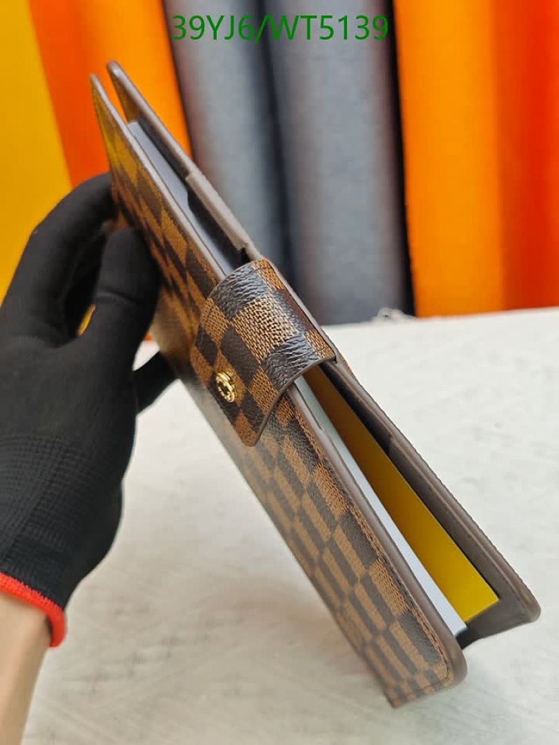 LV-Wallet-4A Quality Code: WT5139 $: 39USD