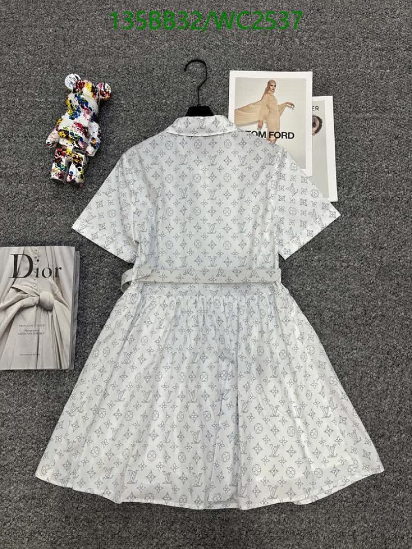 LV-Clothing Code: WC2537 $: 135USD