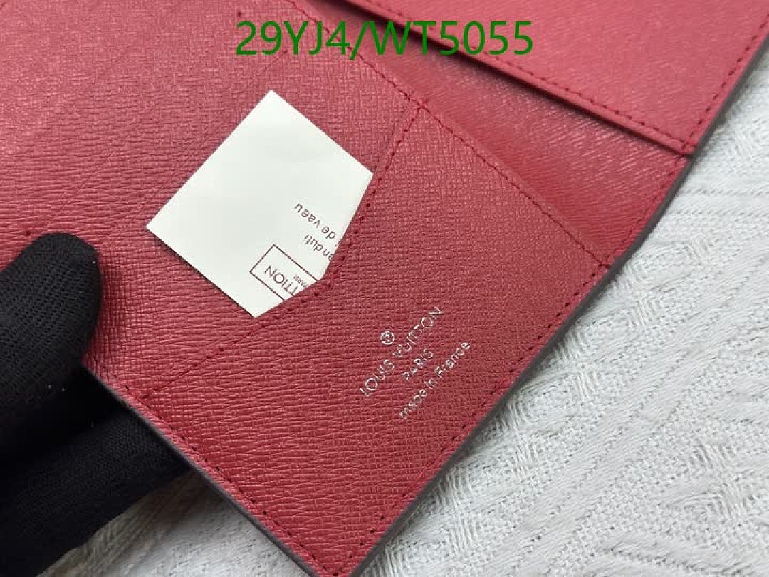 LV-Wallet-4A Quality Code: WT5055 $: 29USD