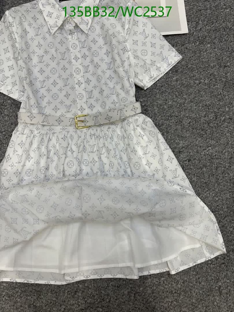 LV-Clothing Code: WC2537 $: 135USD