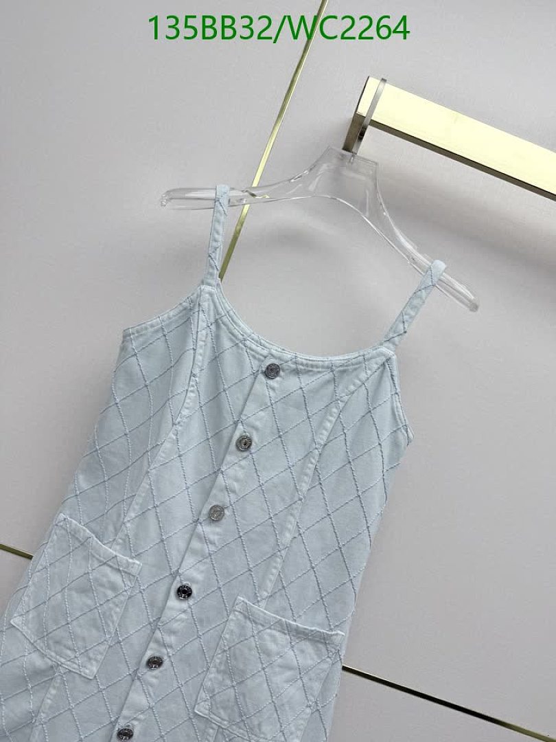 Chanel-Clothing Code: WC2264 $: 135USD