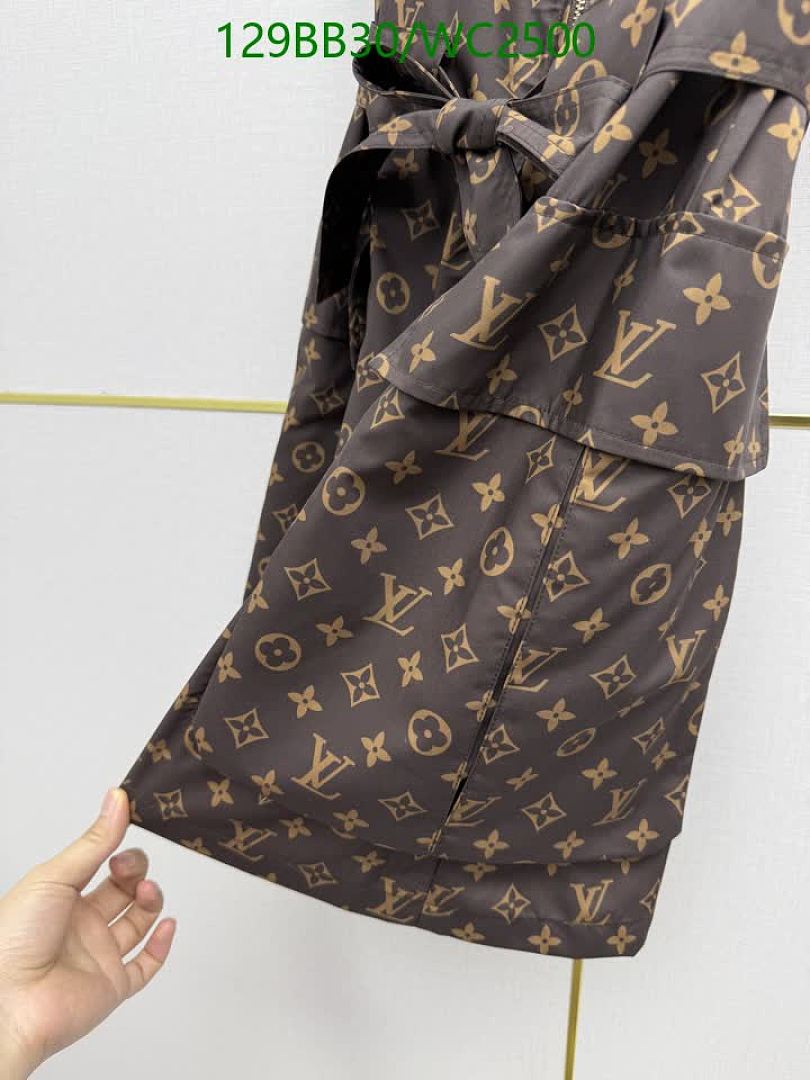 LV-Clothing Code: WC2500 $: 129USD