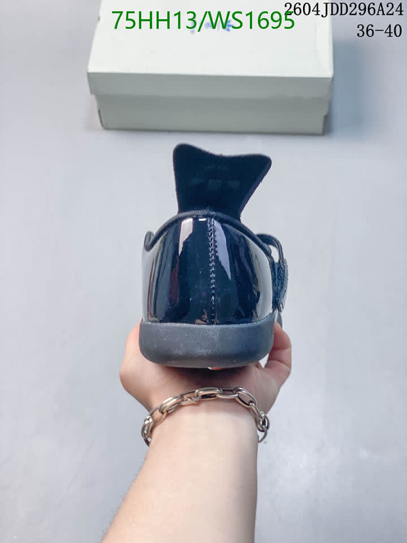 Adidas-Women Shoes Code: WS1695 $: 75USD