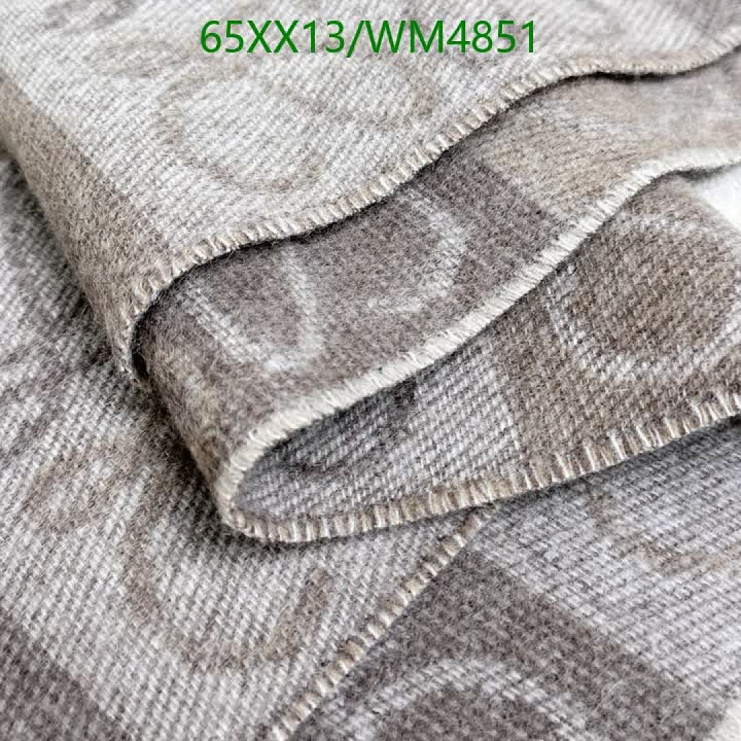 Loewe-Scarf Code: WM4851 $: 65USD