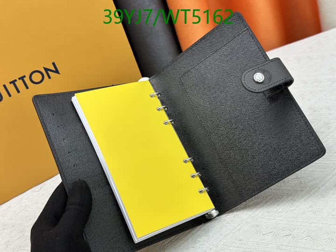 LV-Wallet-4A Quality Code: WT5162 $: 39USD