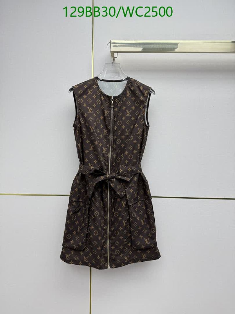 LV-Clothing Code: WC2500 $: 129USD