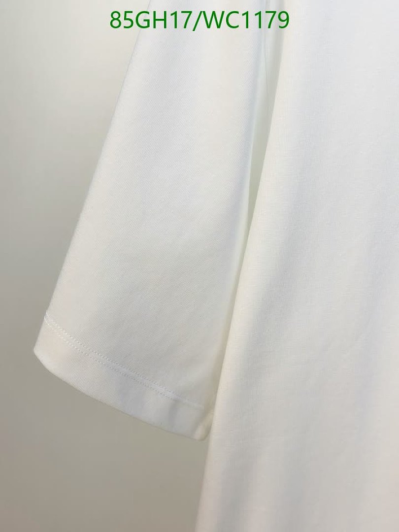 Burberry-Clothing Code: WC1179 $: 85USD