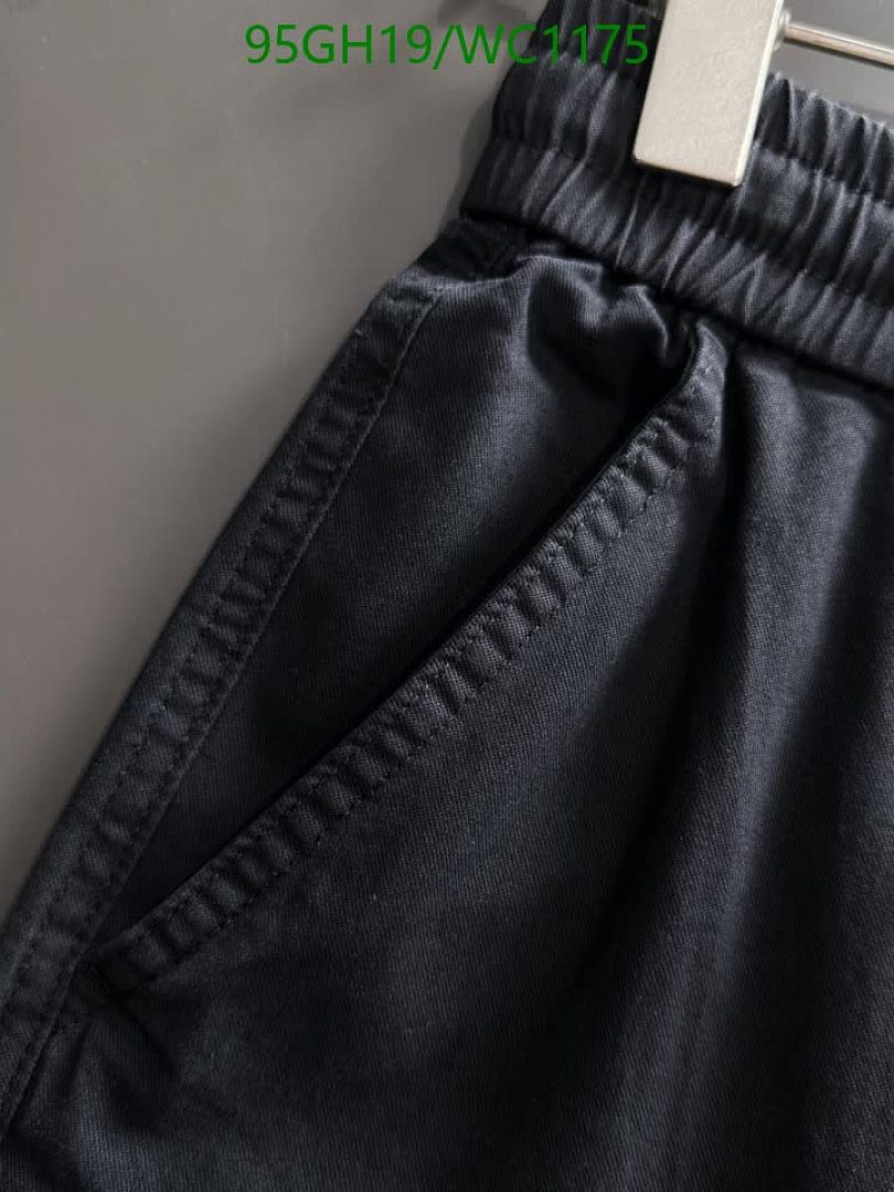 Burberry-Clothing Code: WC1175 $: 95USD