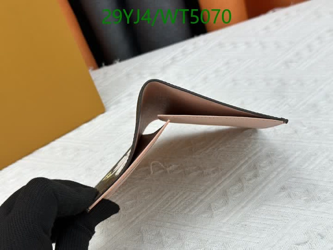 LV-Wallet-4A Quality Code: WT5070 $: 29USD