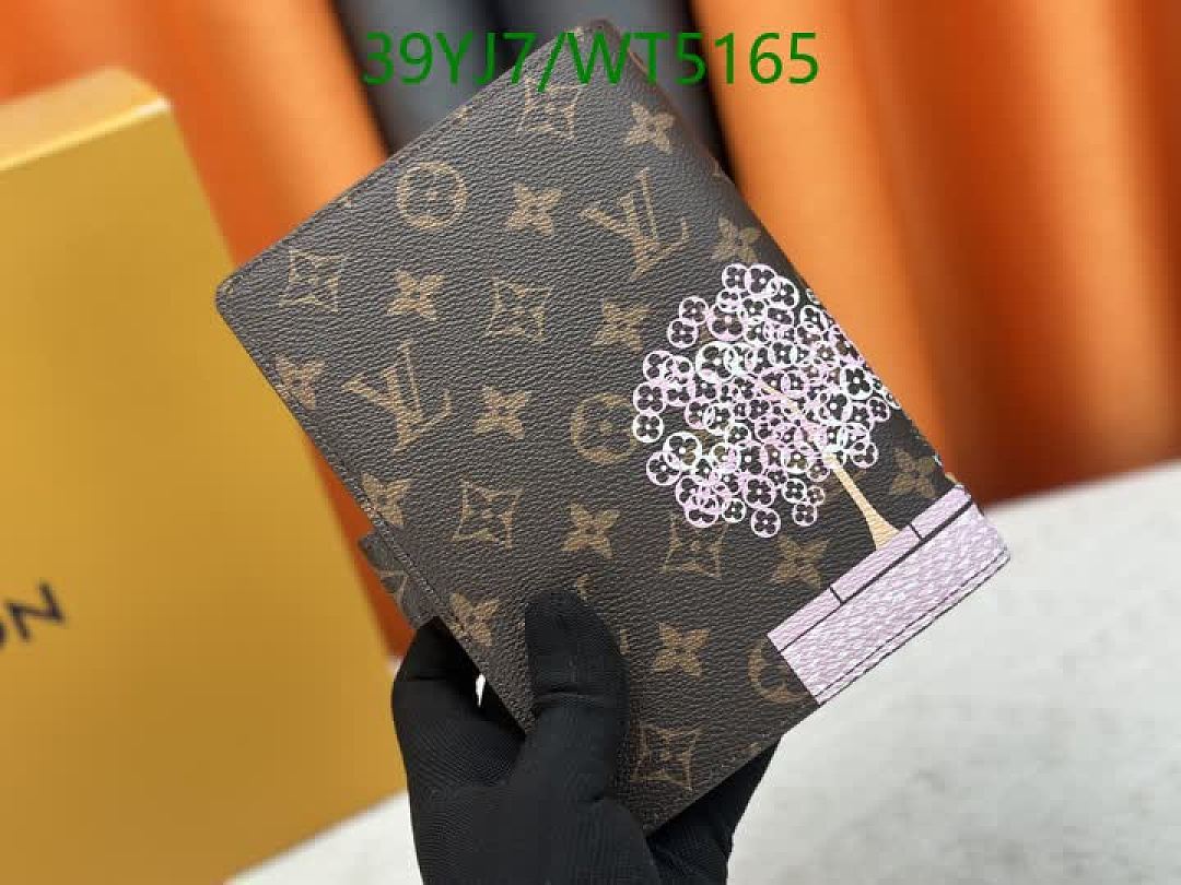 LV-Wallet-4A Quality Code: WT5165 $: 39USD
