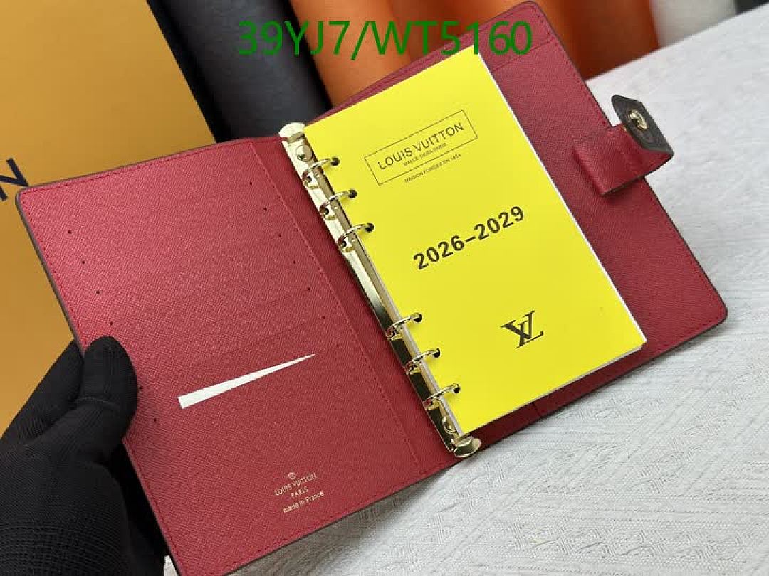 LV-Wallet-4A Quality Code: WT5160 $: 39USD