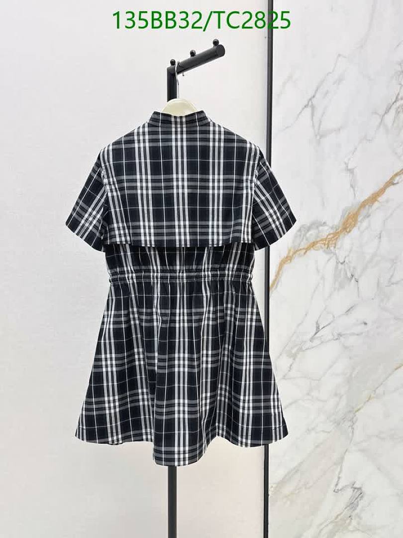 Burberry-Clothing Code: TC2825 $: 135USD