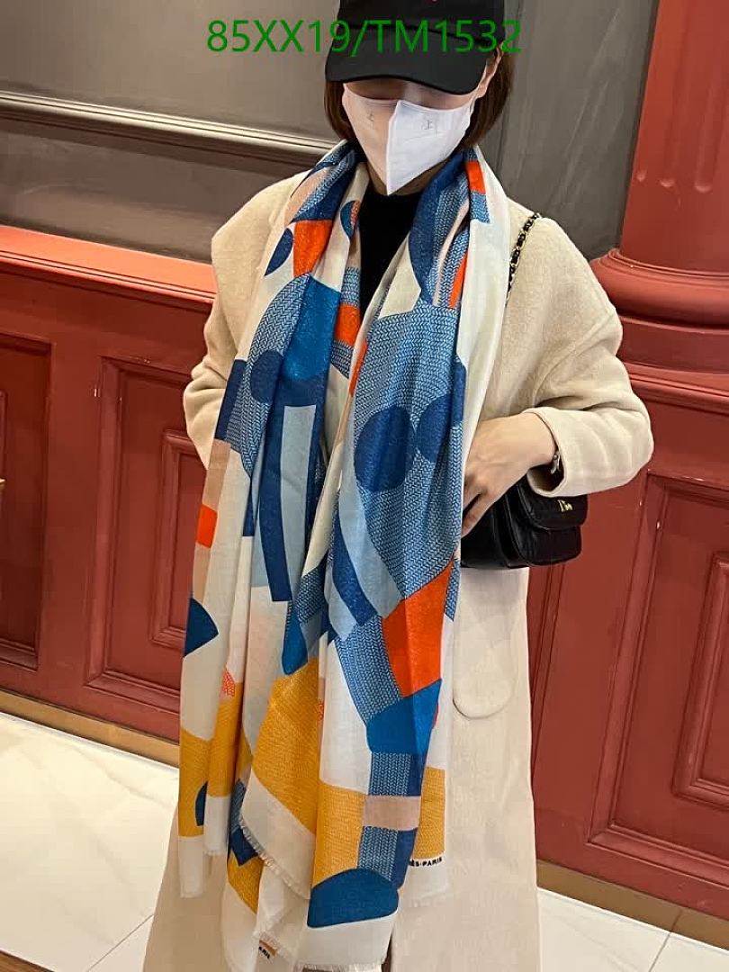 Hermes-Scarf Code: TM1532 $: 85USD