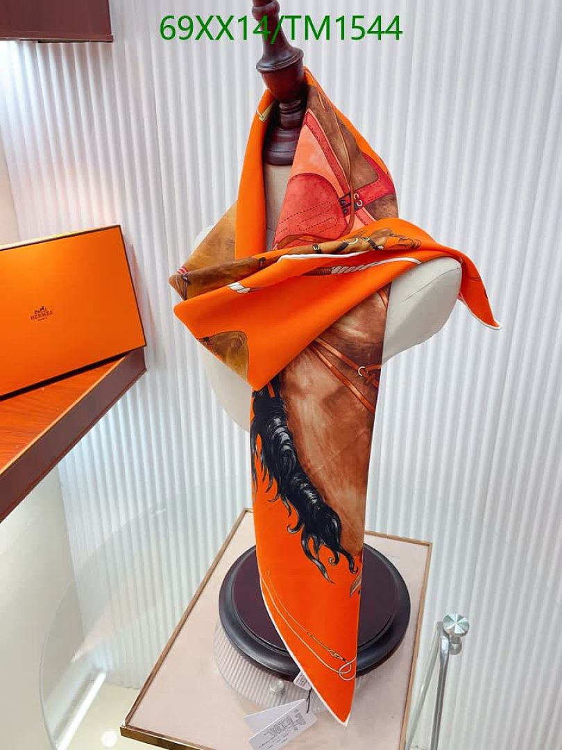 Hermes-Scarf Code: TM1544 $: 69USD