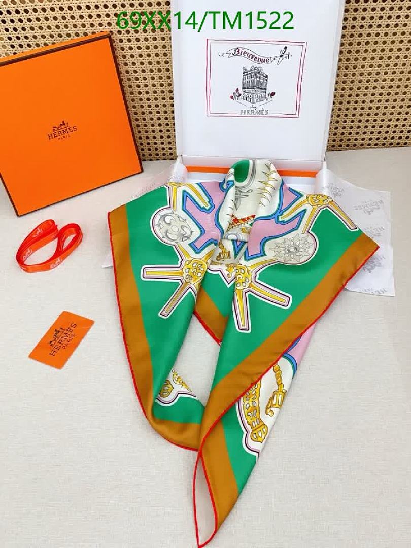 Hermes-Scarf Code: TM1522 $: 69USD