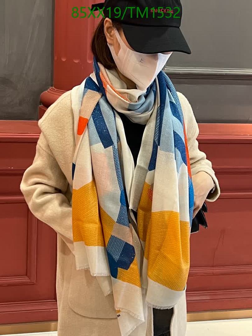 Hermes-Scarf Code: TM1532 $: 85USD