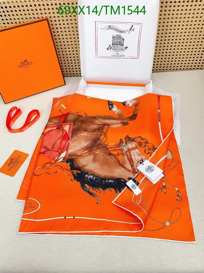Hermes-Scarf Code: TM1544 $: 69USD