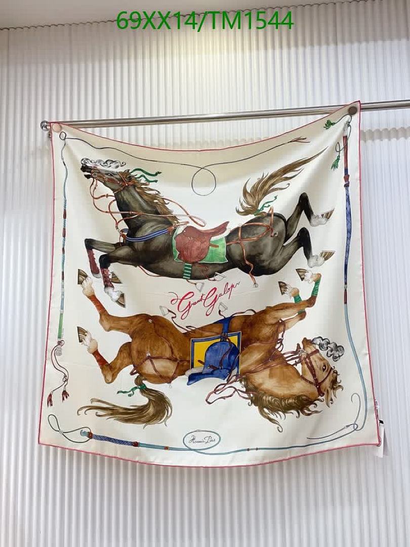 Hermes-Scarf Code: TM1544 $: 69USD