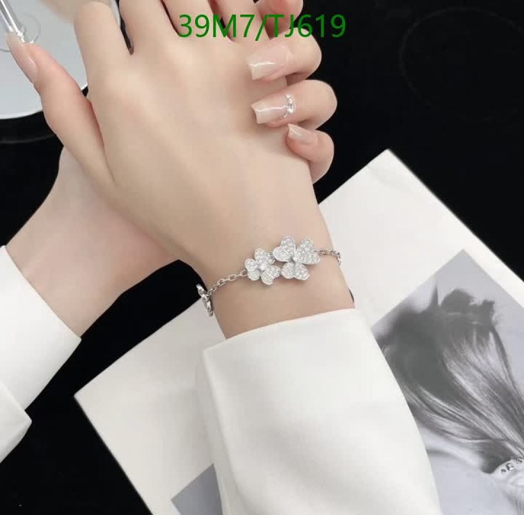 Van Cleef & Arpels-Jewelry Code: TJ619 $: 39USD